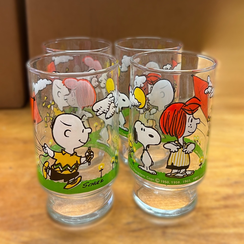 Vintage Peanuts Character Drinking Glasses